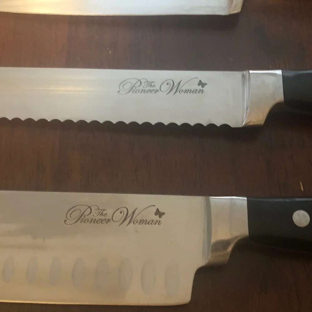 🥧🔥 The Pioneer Woman 3-Piece Knife Set with Black Handles and Blade Guards
